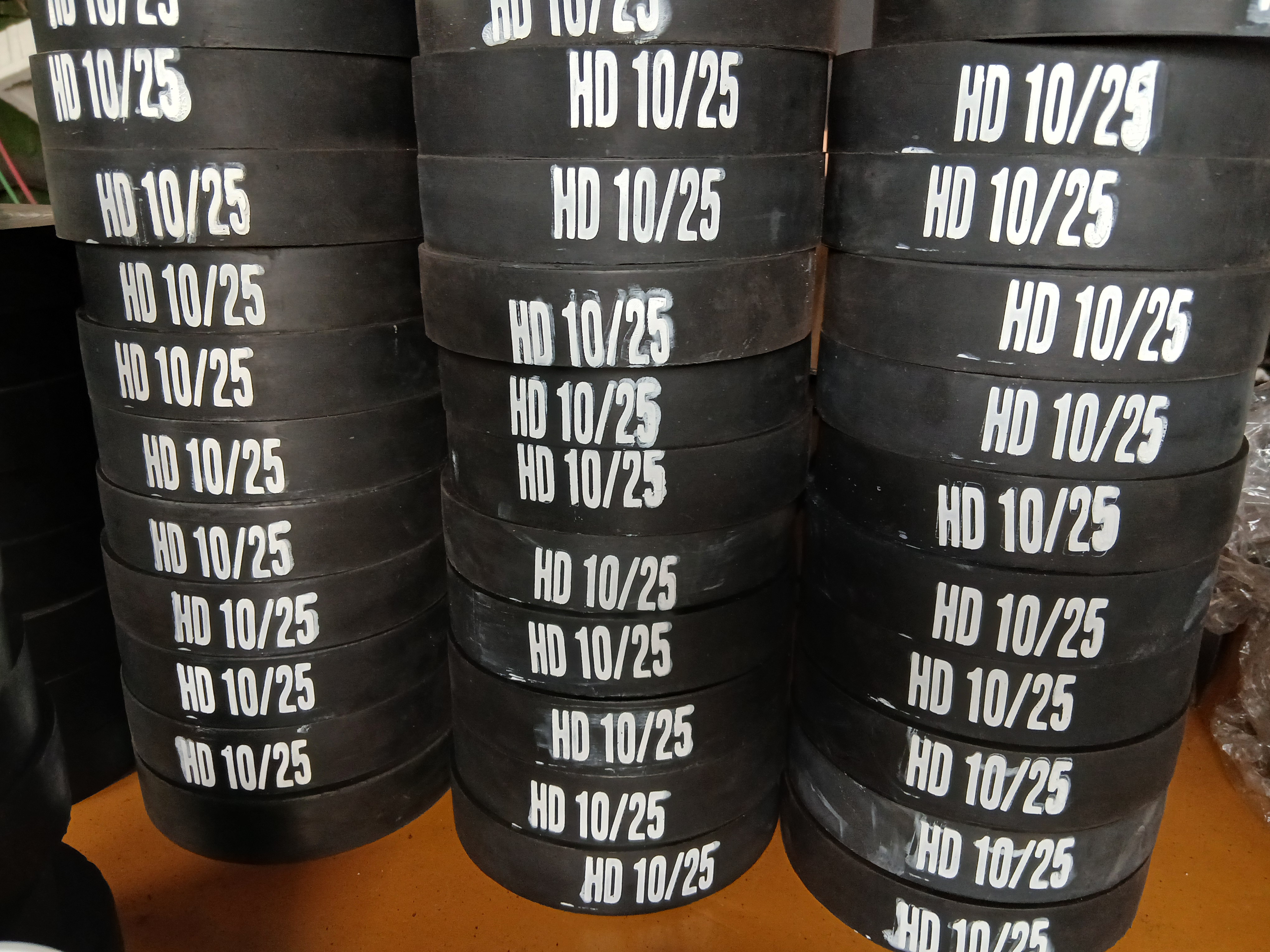 Rubber drive bands made in the Agdao workshop