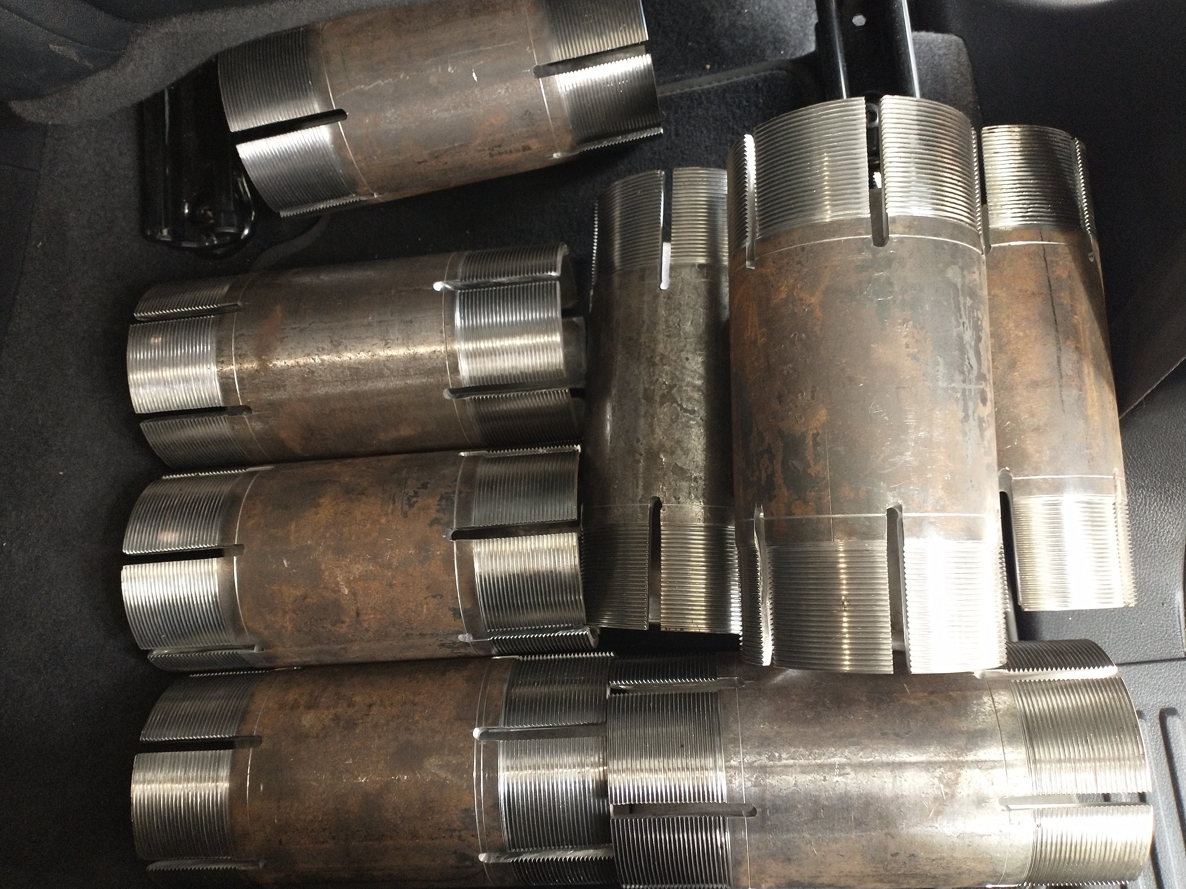 Threaded casing or drill pipe slips fabricated for oilfield service
